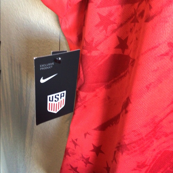 Nike USA women’s soccer Jersey exclusive product. - Picture 5 of 7